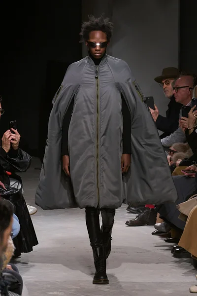 Look 25